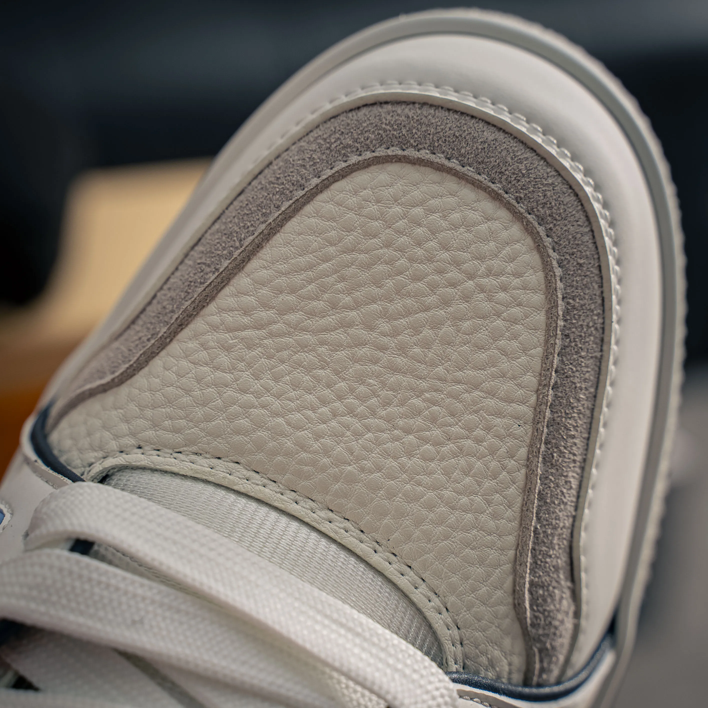 【L 2 】 Premium LV Classic New Arrival ✦ 1:1 ， ， ✦ Cowhide Leather Shoes ， LOGO ✦ + ，
